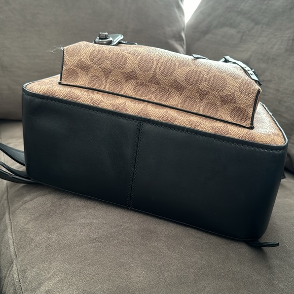 Coach backpack - Picture 3 of 8